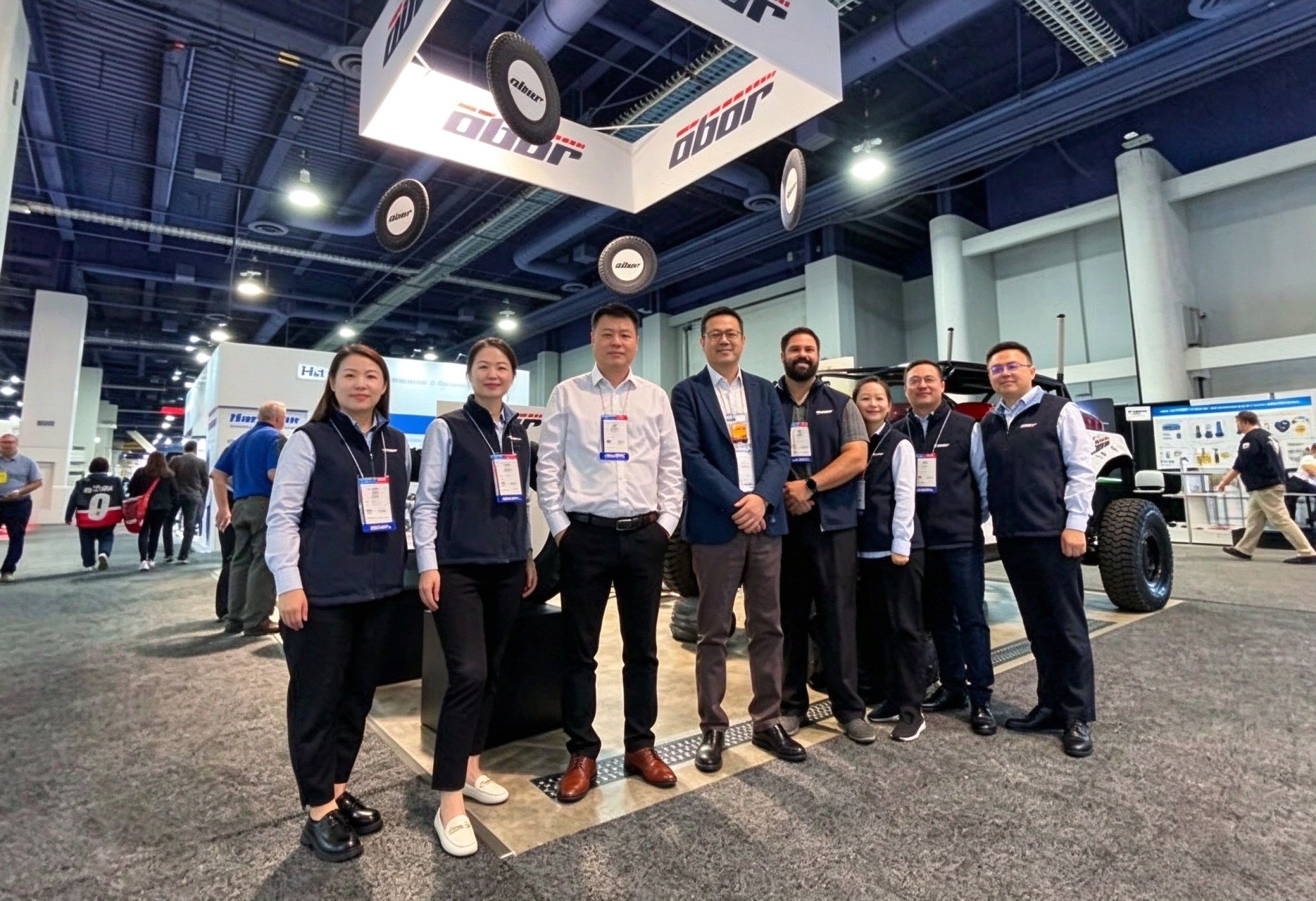 5bf437cde27dbebeb975d55215001ba8_wanda-exhibition-team.jpg